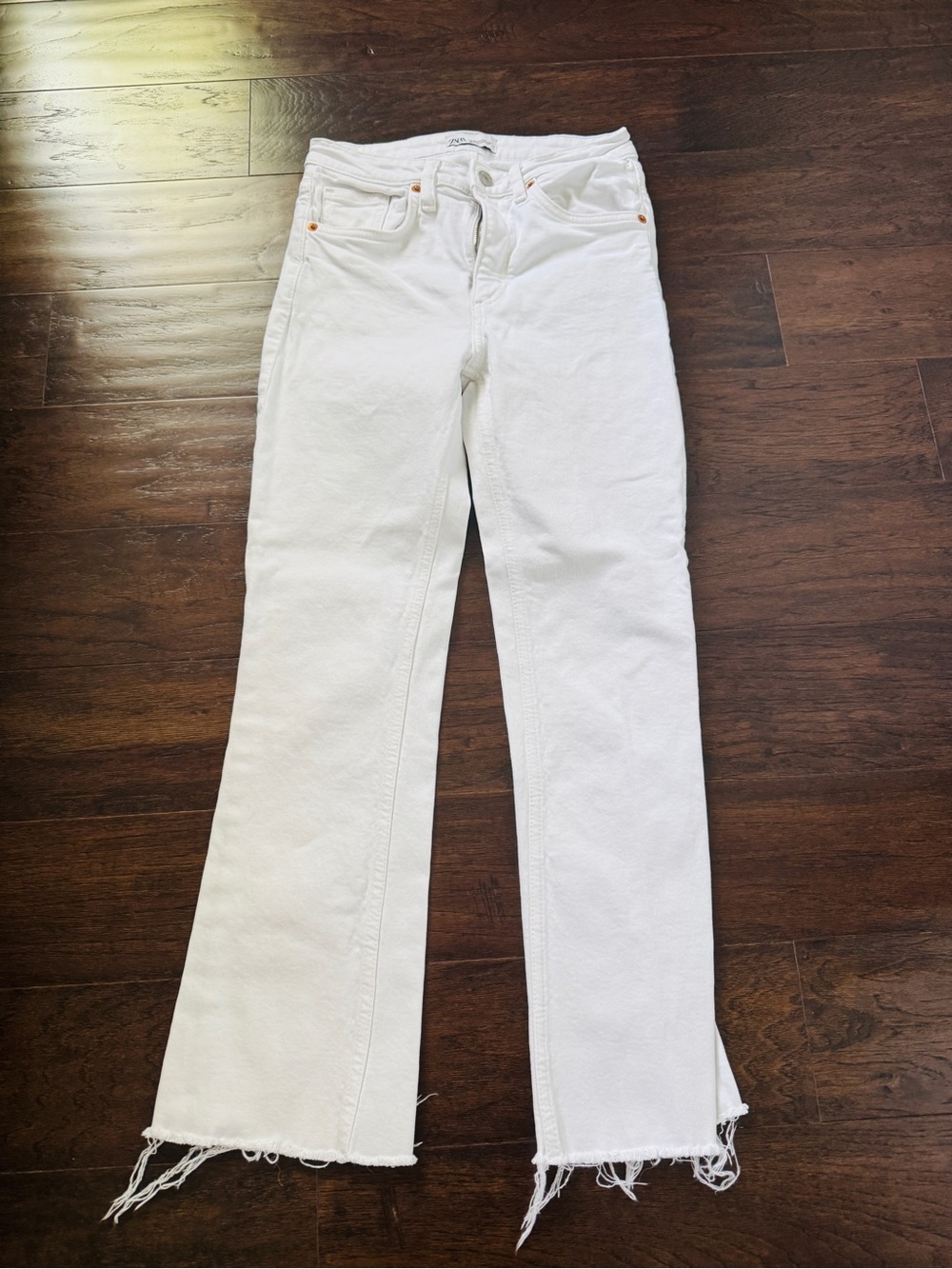Zara White  cropped Jeans
